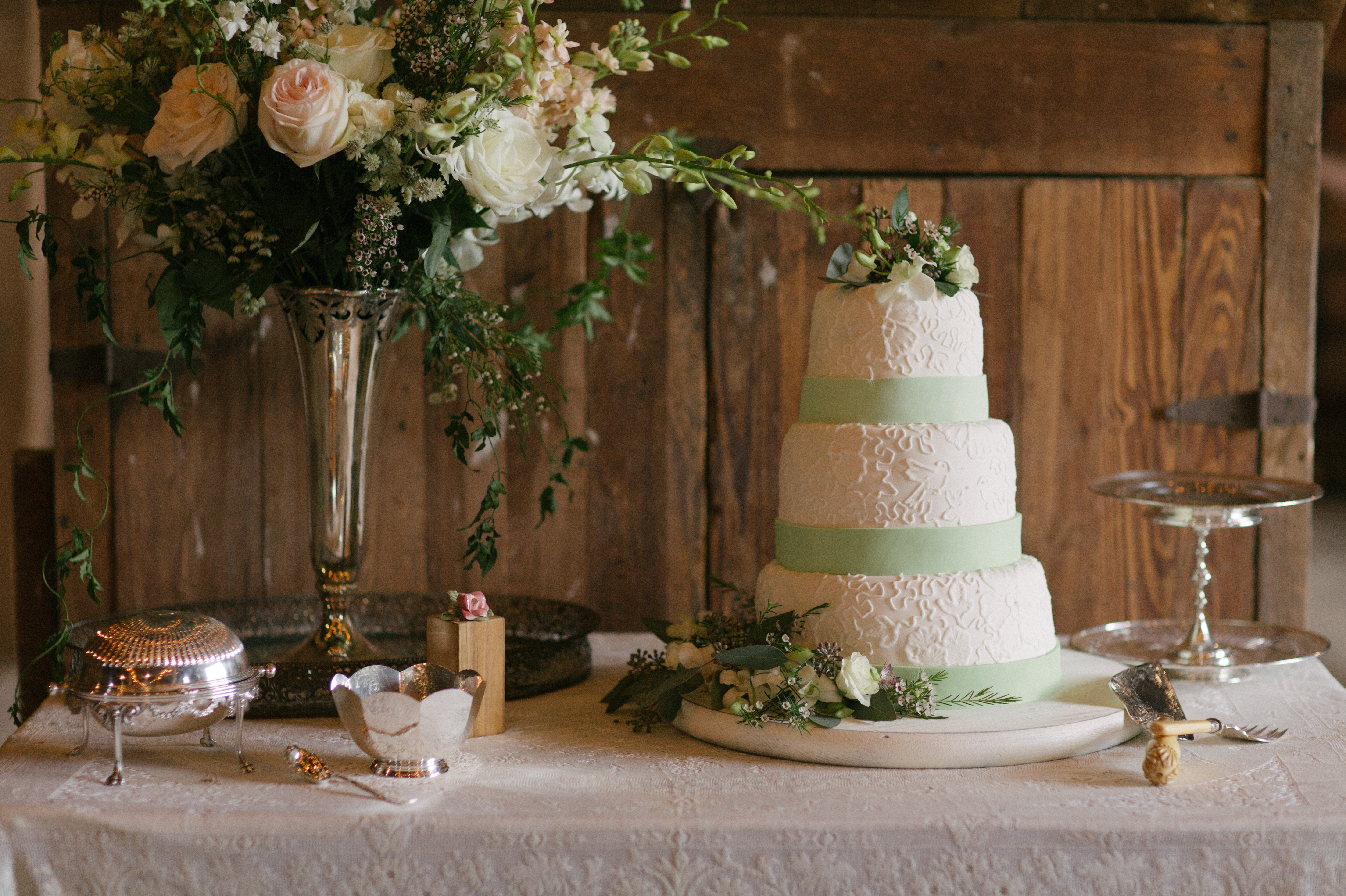 1940s Inspired Countryside Wedding cake