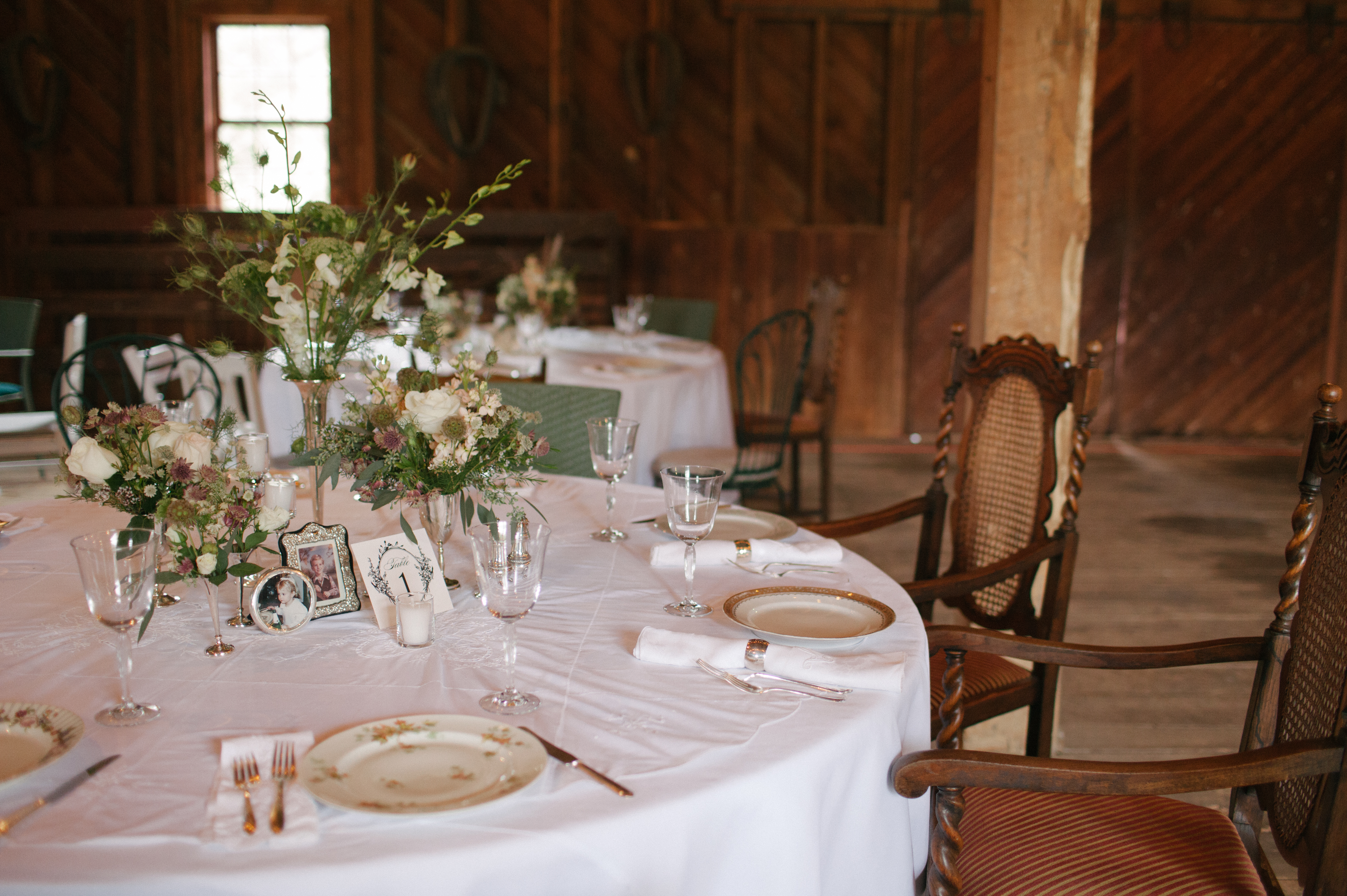 1940s Inspired Countryside Wedding tablescape
