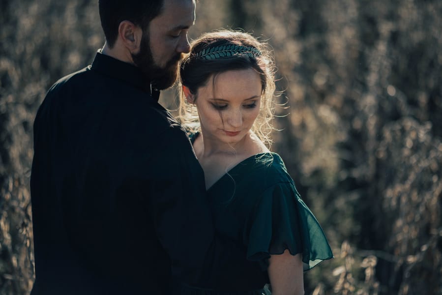 Jane-Eyre-Inspired-Anniversary-Shoot-leaf-hairpiece