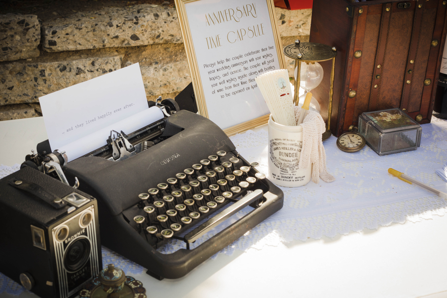 Roaring-20's-formal-vineyard-wedding-typewriter