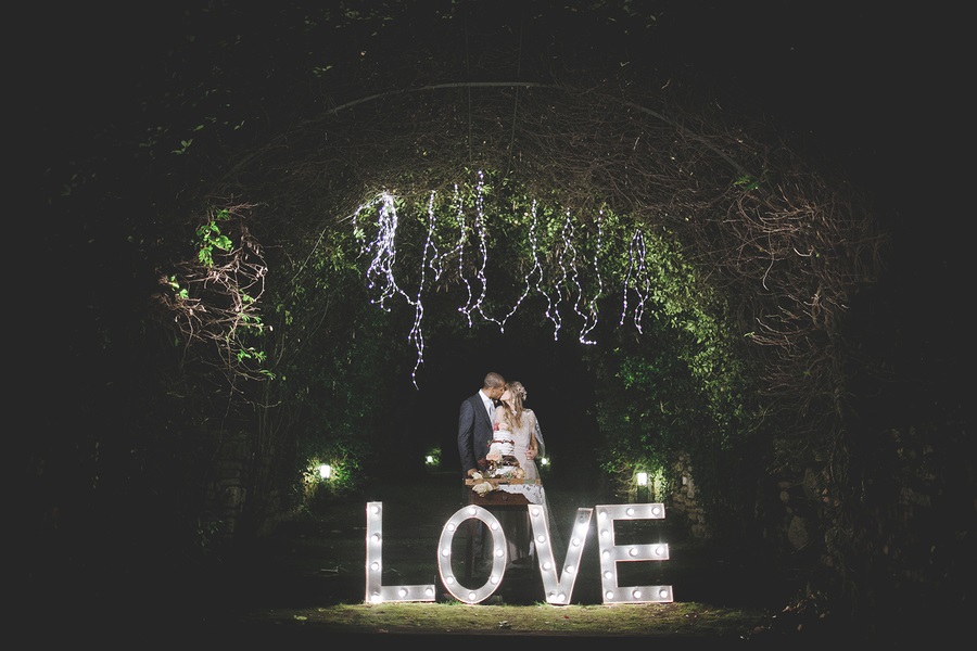 Vintage-Bohemian-Wedding-at-a-Historic-Italian-Villa-cake-table