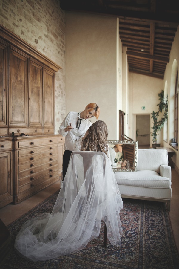 Vintage-Bohemian-Wedding-at-a-Historic-Italian-Villa-getting-ready