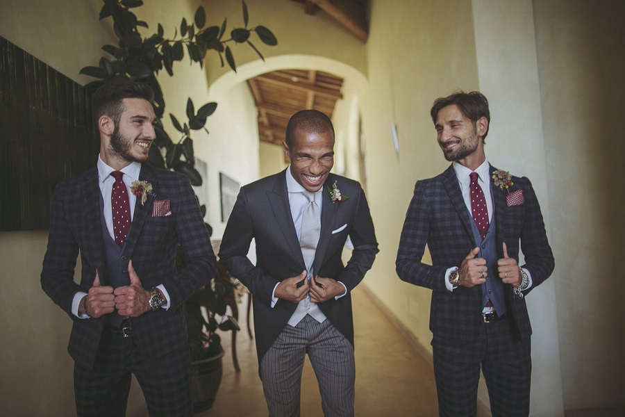 Vintage-Bohemian-Wedding-at-a-Historic-Italian-Villa-groom-groomsmen