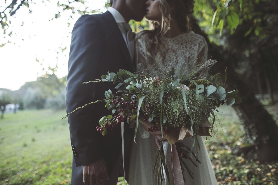 Vintage-Bohemian-Wedding-at-a-Historic-Italian-Villa-vintage-bouquet