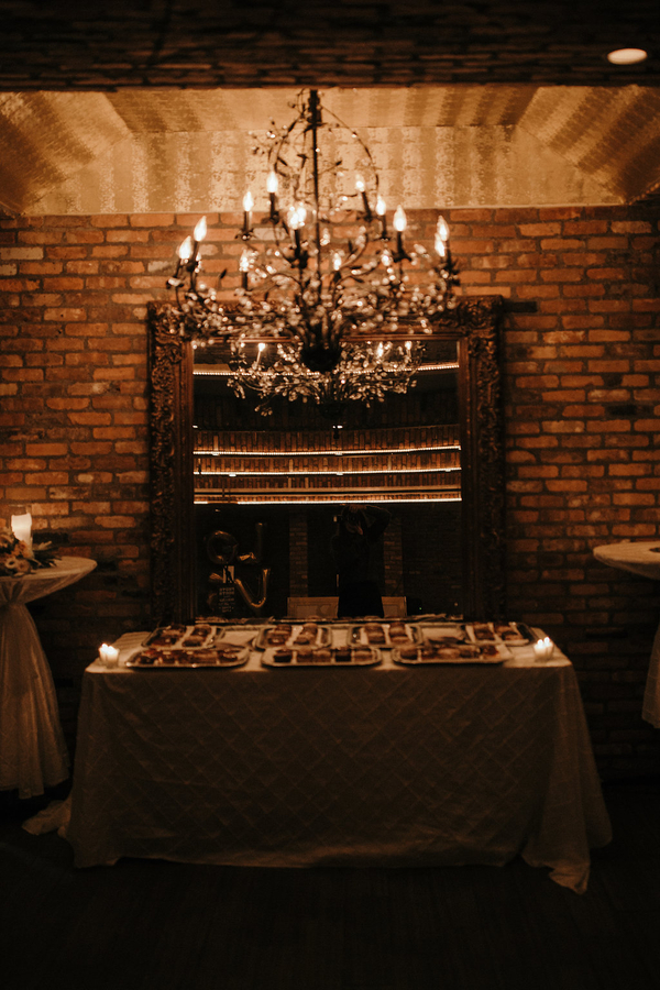 Vintage-Rustic-Glam-Wedding-dessert-table