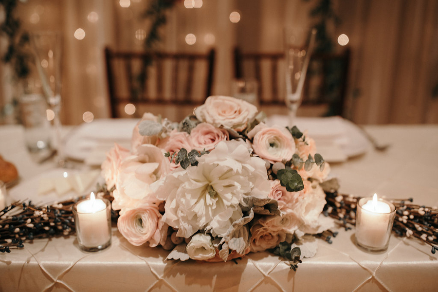 Vintage-Rustic-Glam-Wedding-flower-table-decor