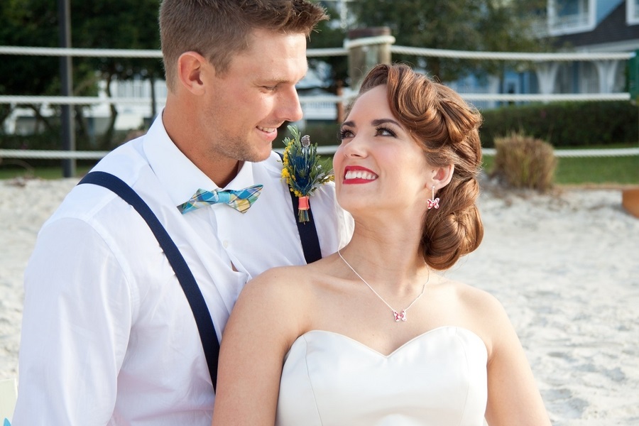 Walt-Disney-World-Boardwalk-Elopement-1940s-hair