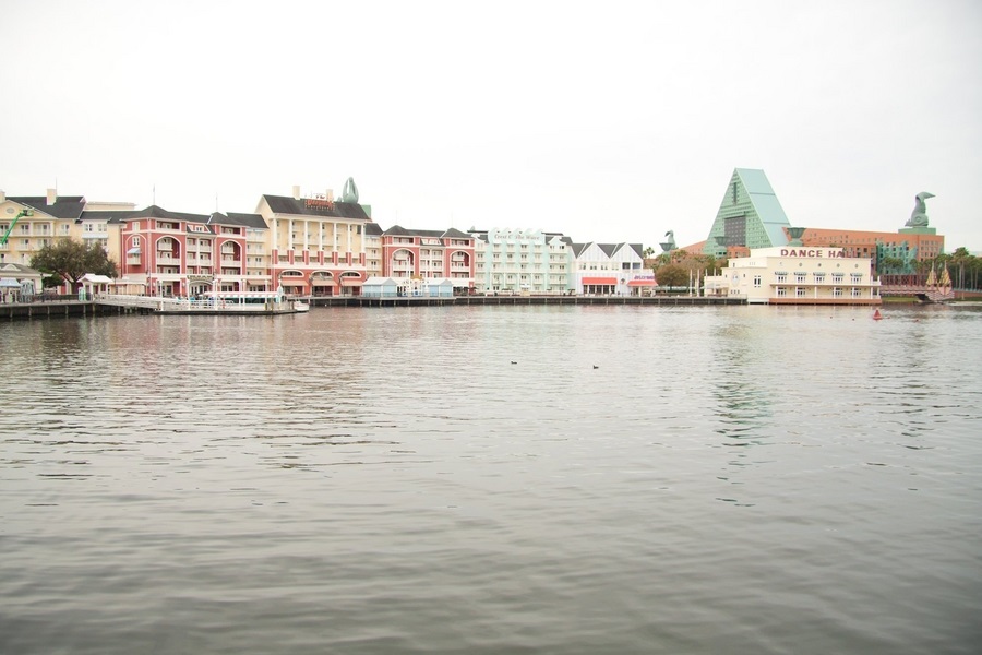 Walt-Disney-World-Boardwalk-Elopement-beach