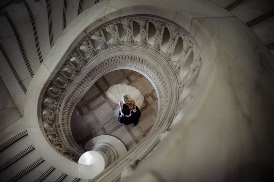 vintage-black-tie-courthouse-wedding-staircase