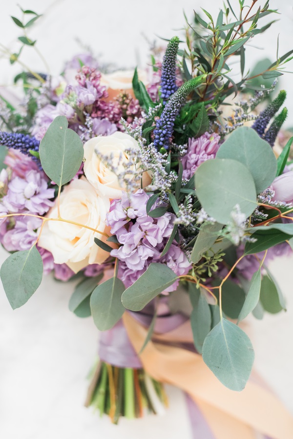 2018-Pantone-Color-of-the-Year-Inspired-Wedding-bouquet