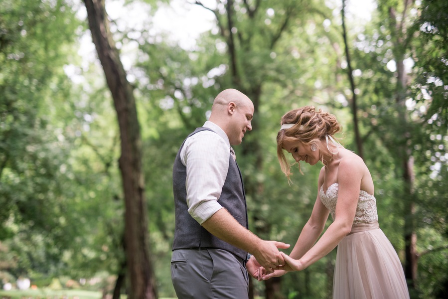 Beautiful-Rustic-Boho-Wedding-first-look