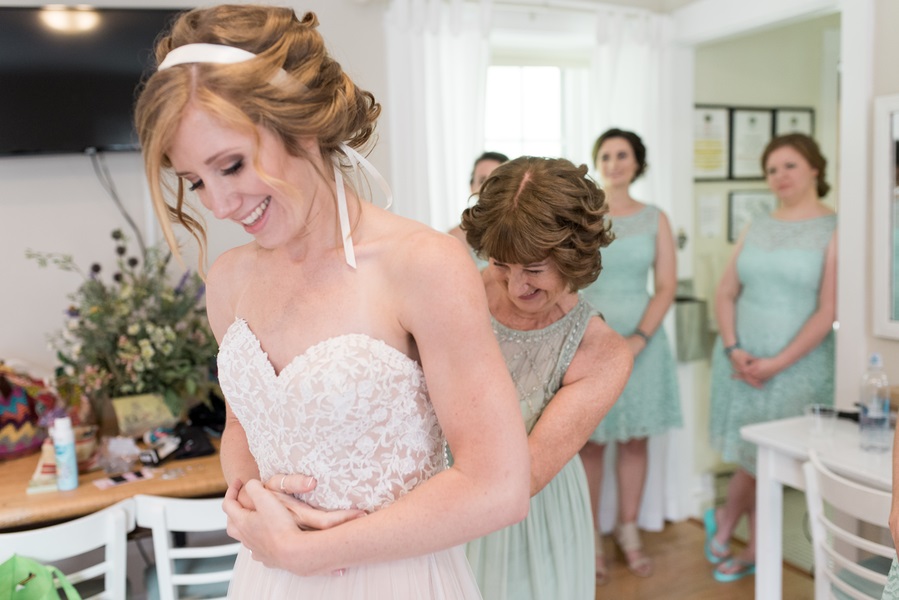 Beautiful-Rustic-Boho-Wedding-getting-ready