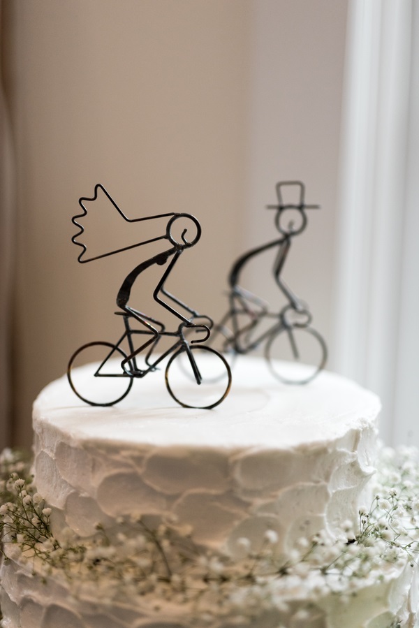 Beautiful-Rustic-Boho-Wedding-unique-cake-topper