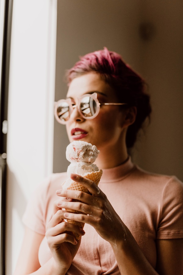 Mod-Marie-Antoinette-Bakery-Shoot-ice-cream