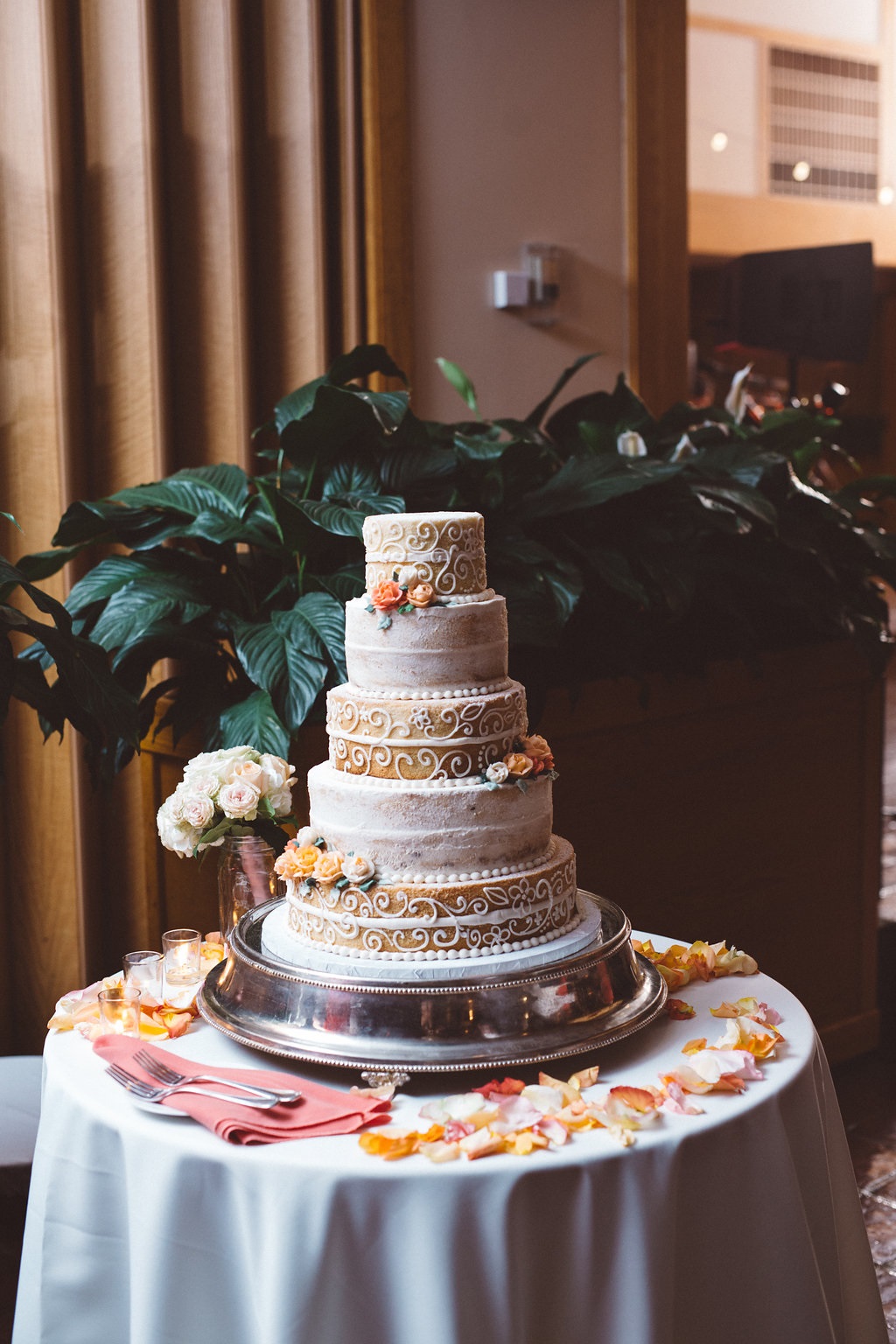 Springtime-Vintage-Estate-Wedding-wedding-cake