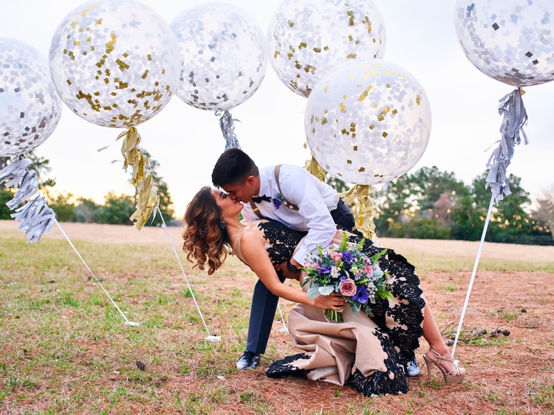 artsy-antique-purple-styled-wedding-shoot-balloon