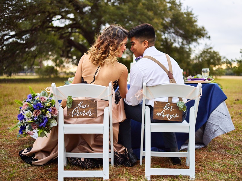 artsy-antique-purple-styled-wedding-shoot-sweetheart-table