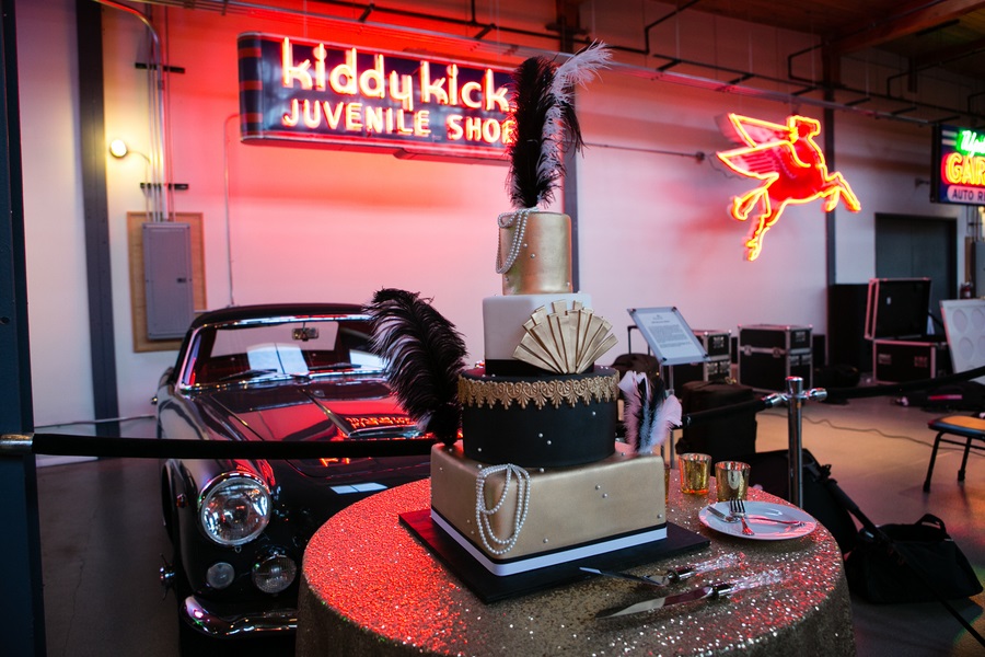 gatsby-themed-chicago-wedding-cake
