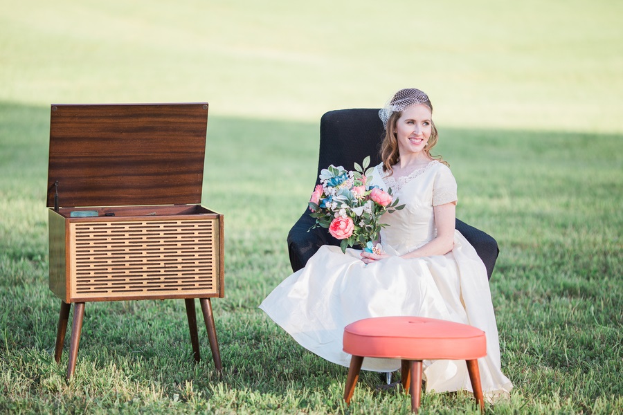 mid-century-inspired-wedding-bride