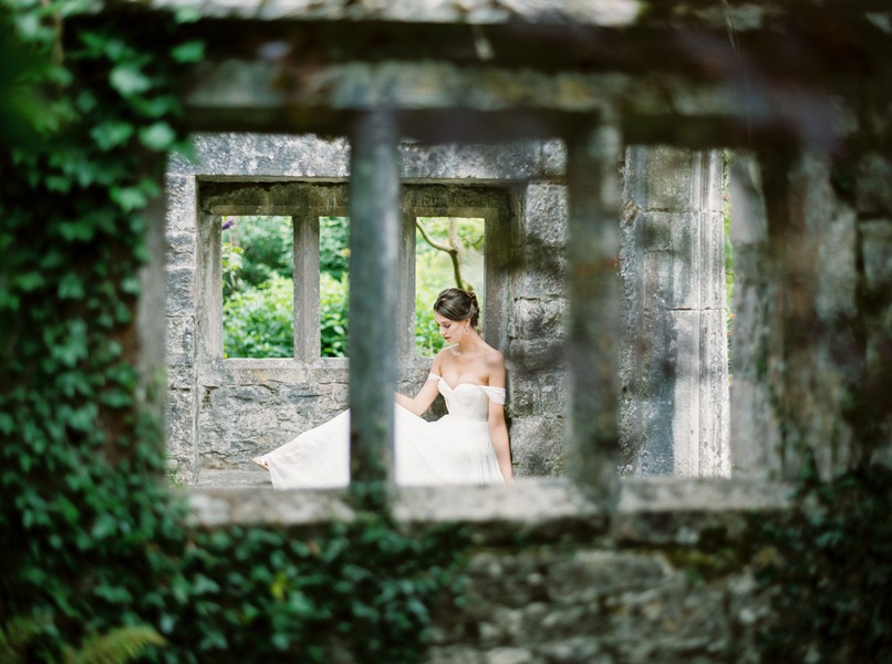romantic-styled-shoot-in-an-irish-castle-9