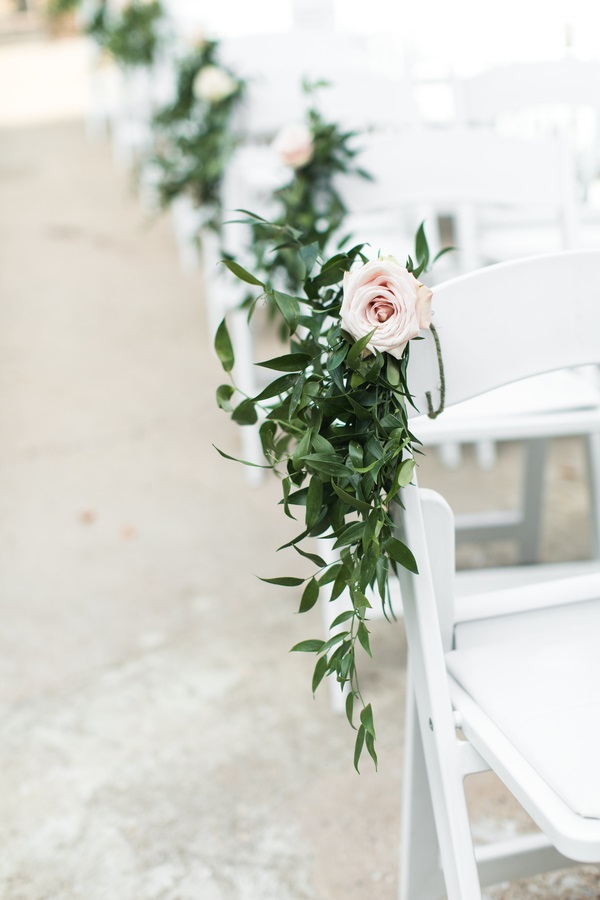 urban-shabby-chic-formal-wedding-aisle-flowers