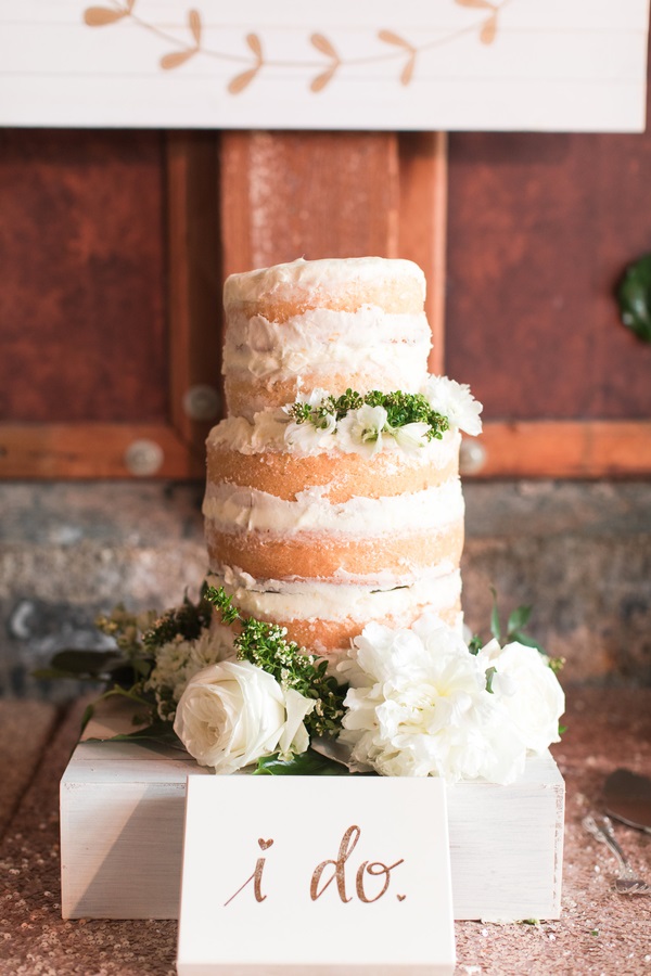 urban-shabby-chic-formal-wedding-naked-cake