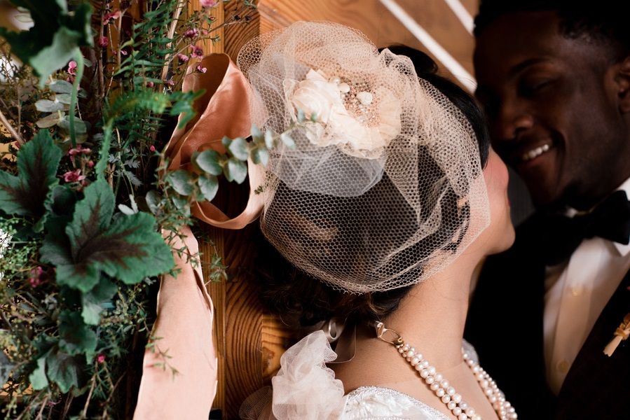 vintage-elegant-barn-wedding-birdcage