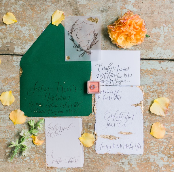 vintage-hawaiian-elopement-styled-shoot-invitations