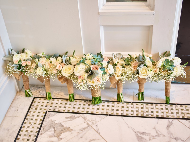 vintage-southern-wedding-in-a-historic-hotel-bouquets