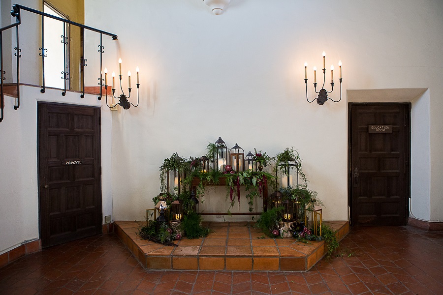 1940s-inspired-wedding-in-a-historic-museum-altar