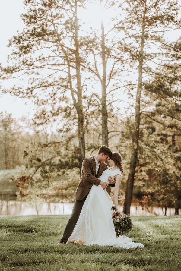 dreamy-southern-greenhouse-styled-shoot-intimate