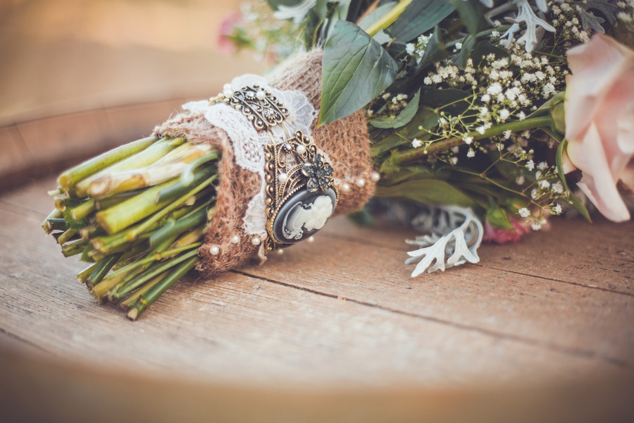 edgy-vintage-vineyard-wedding-cameo-bouquet