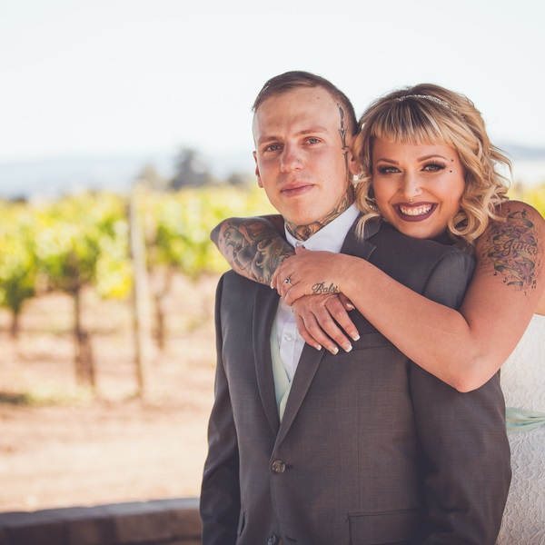edgy-vintage-vineyard-wedding-couple