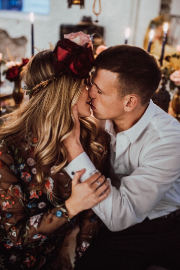 formal-folk-elopement-styled-shoot-kiss