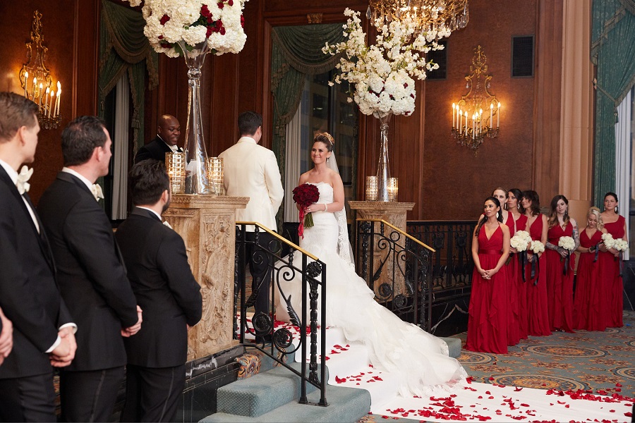 formal-vintage-wedding-in-a-historic-chicago-hotel-altar