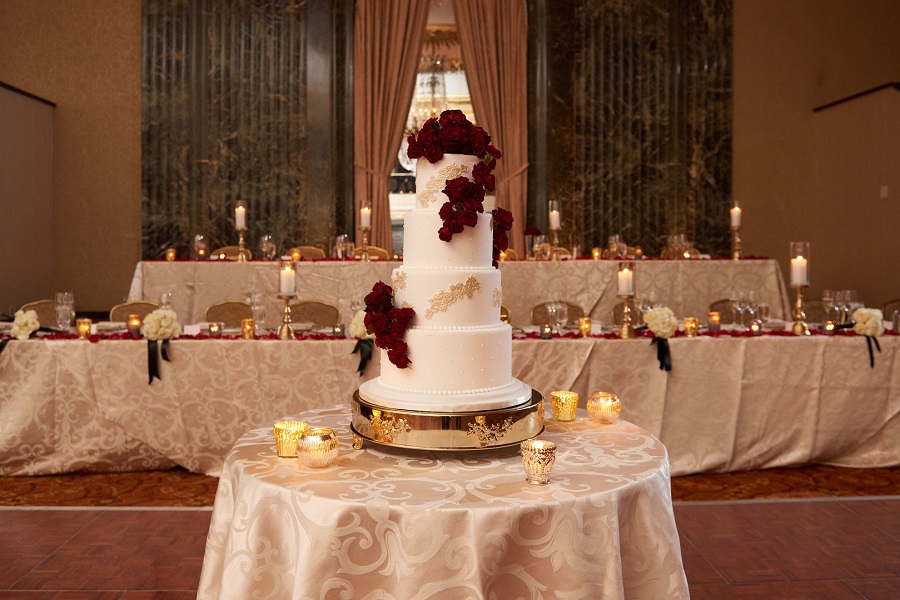 formal-vintage-wedding-in-a-historic-chicago-hotel-cake