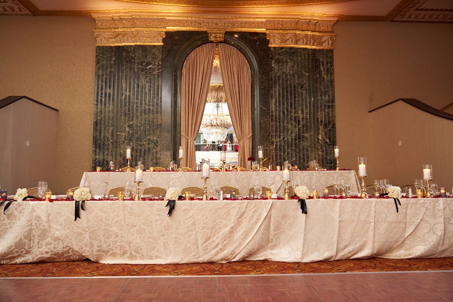 formal-vintage-wedding-in-a-historic-chicago-hotel-head-table