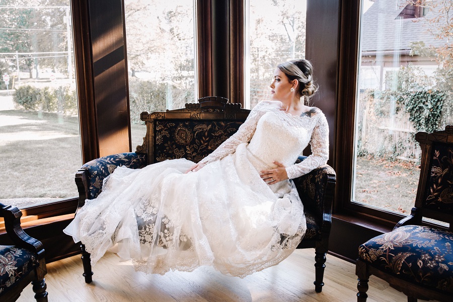 intimate-diy-wedding-at-a-historical-mansion-bride