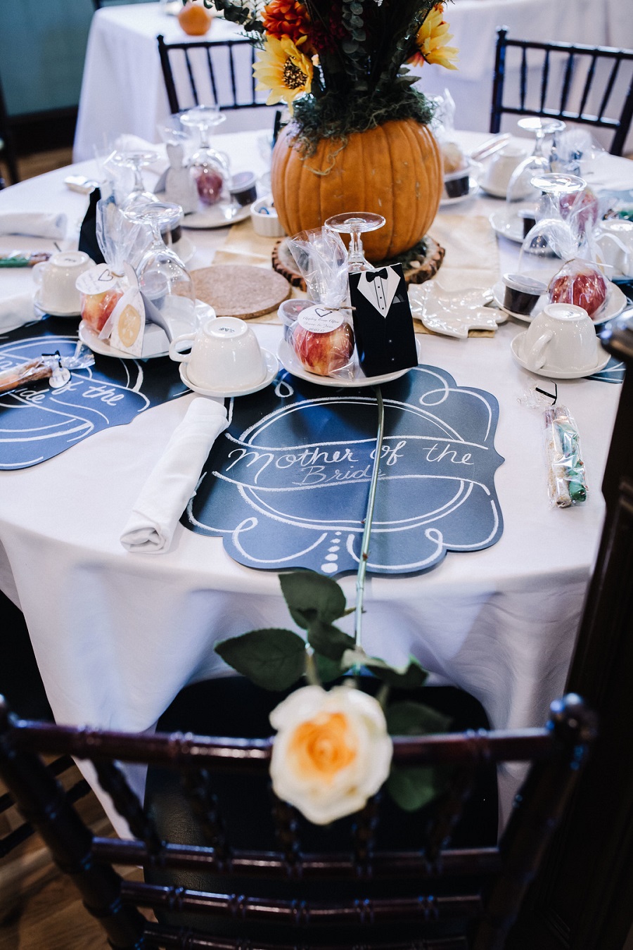 intimate-diy-wedding-at-a-historical-mansion-centerpieces