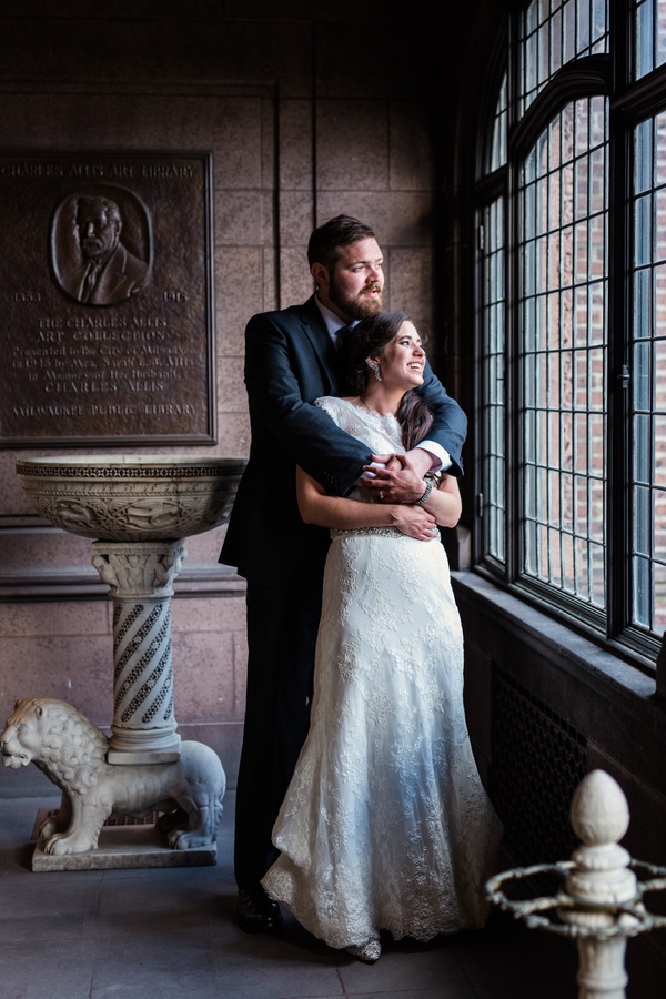 romantic-milwaukee-wedding-in-a-historical-mansion-couple-pic