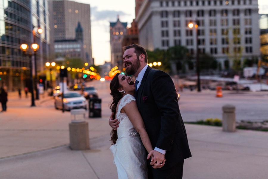 romantic-milwaukee-wedding-in-a-historical-mansion-laugh