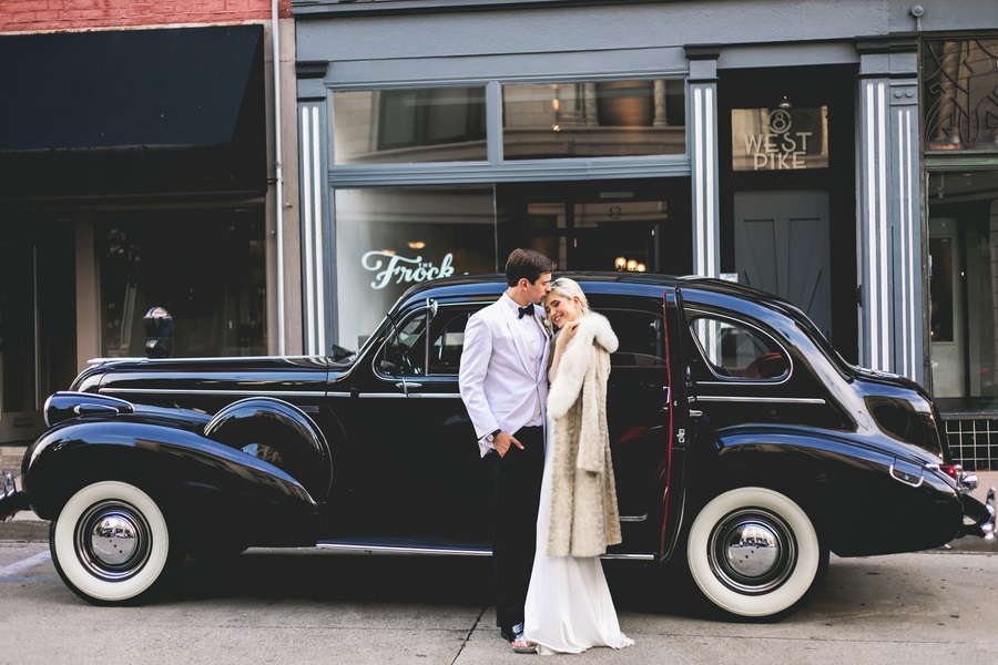 the-great-gatsby-styled-wedding-shoot-smile