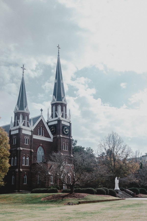 vintage-collegiate-formal-wedding-ceremony