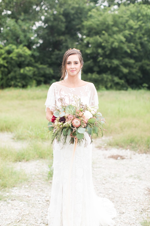 vintage-elegant-desert-inspired-wedding-bride