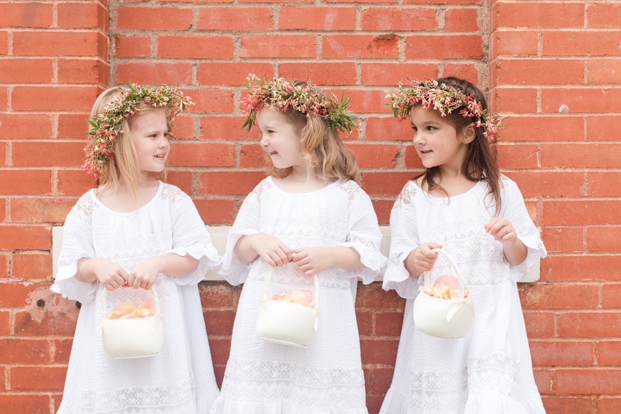 vintage-elegant-desert-inspired-wedding-flower-girls