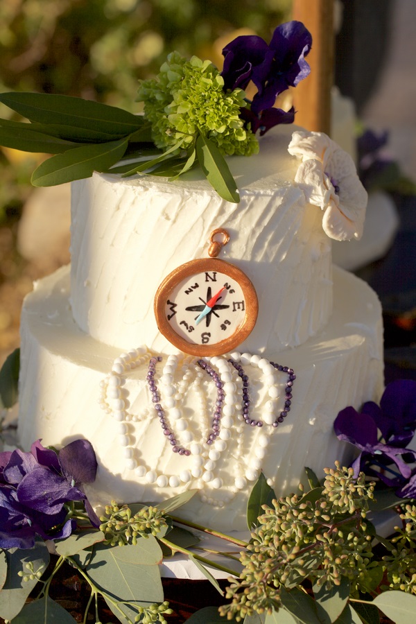 vintage-travel-styled-wedding-shoot-cake