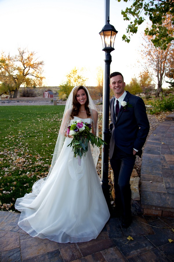 vintage-travel-styled-wedding-shoot-couple