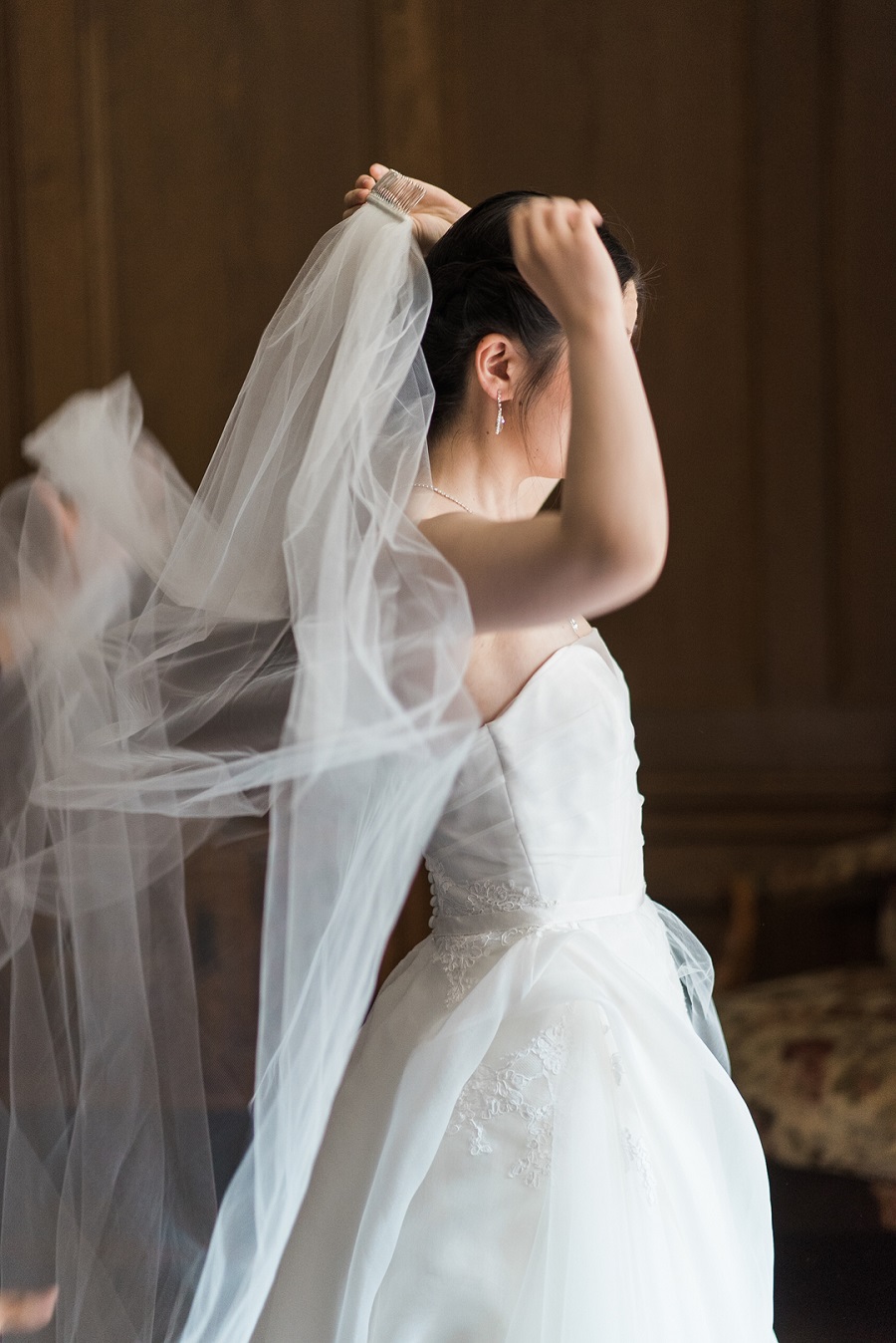 classically-romantic-garden-themed-wedding-veil