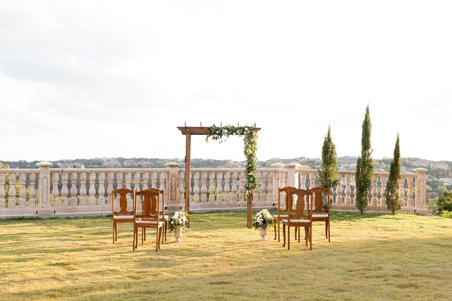 italian-countryside-wedding-texas-altar