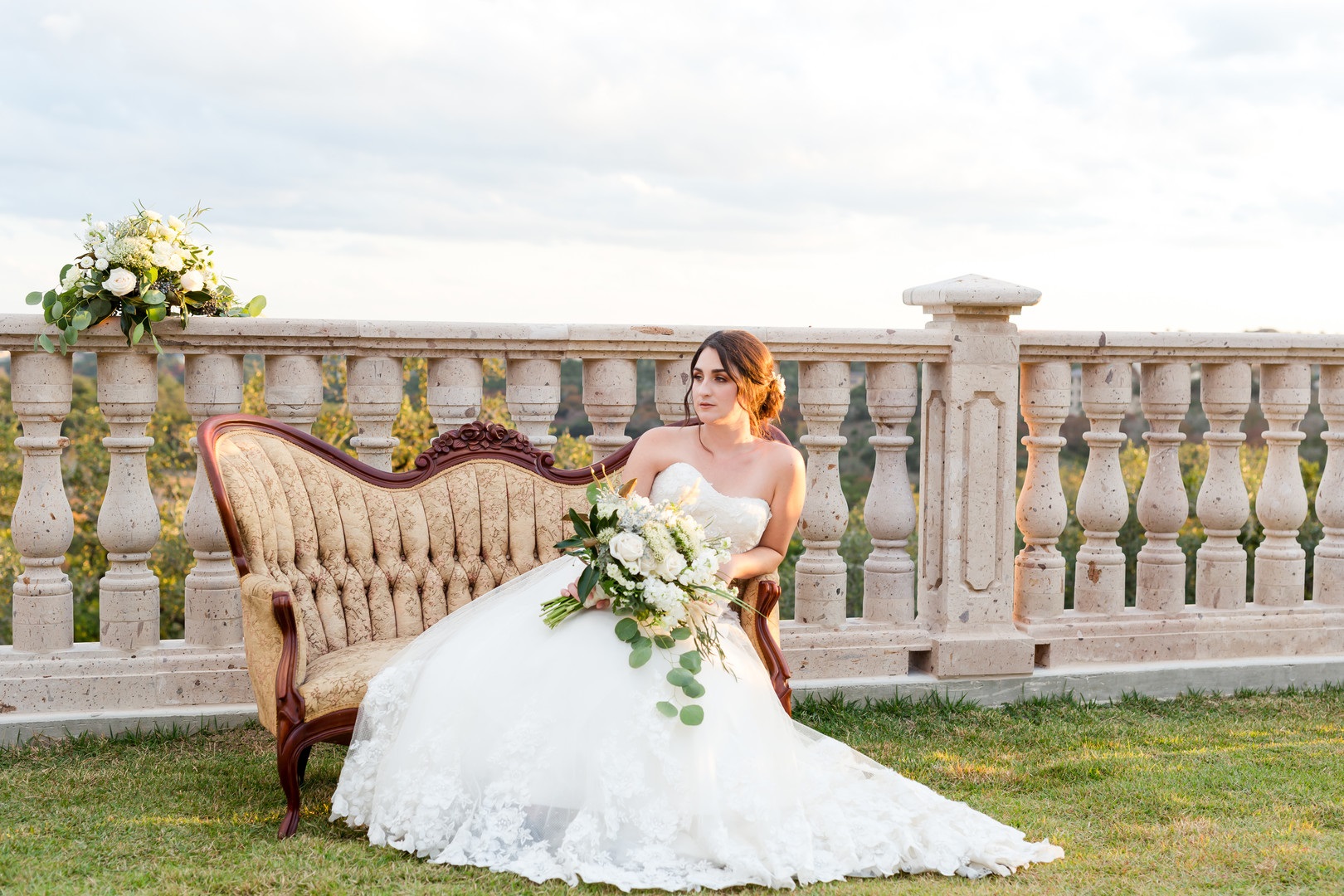 italian-countryside-wedding-texas-chaise